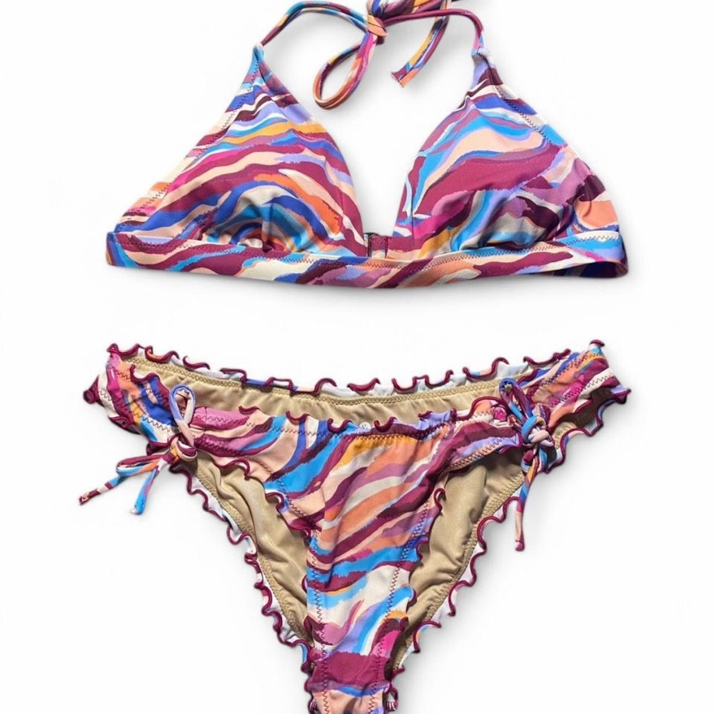 Shade & Shore Colorful Ruffled Bikini Set
